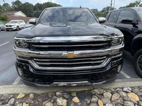 Used 2017 Chevrolet Silverado 1500 High Country AWD/4WD image 3