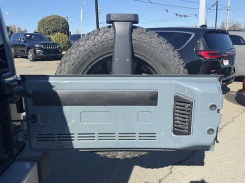 Used 2014 Jeep Wrangler Unlimited Sahara w/ Dual Top Group image 6