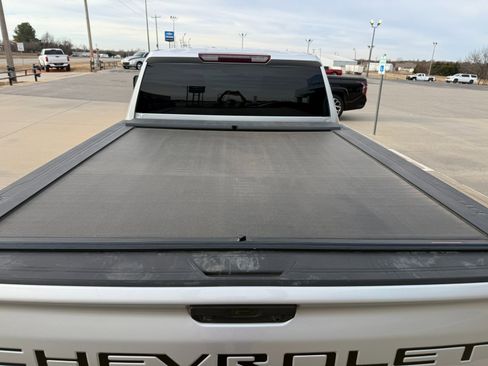 Used 2020 Chevrolet Silverado 2500 Custom w/ Custom Value Package image 5