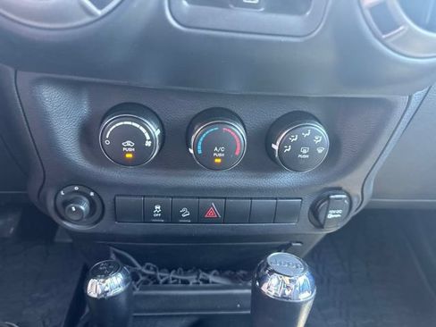 Used 2017 Jeep Wrangler Unlimited Sport AWD/4WD image 18