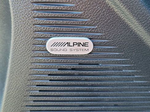Used 2015 Dodge Challenger SXT Plus RWD image 14