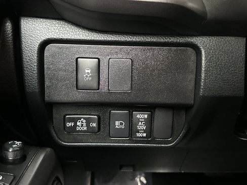 Used 2022 Toyota Tacoma TRD Off-Road w/ Technology Package RWD image 25
