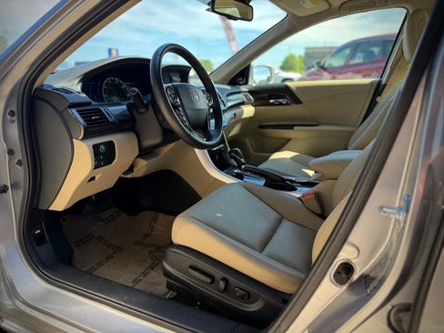Used 2017 Honda Accord EX-L image 7