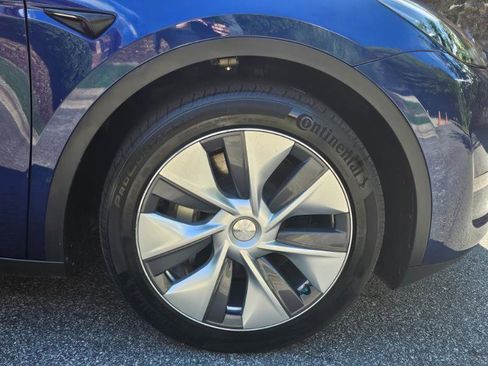 Used 2023 Tesla Model Y Long Range AWD/4WD image 17