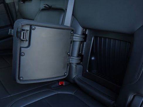 Used 2020 Chevrolet Silverado 1500 LT Trail Boss w/ Midnight Edition image 31