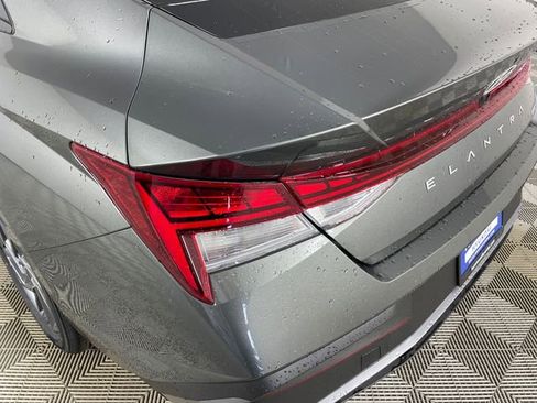New 2026 Hyundai Elantra Hybrid FWD image 16