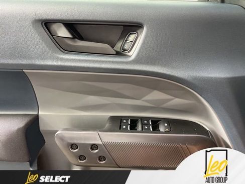 Used 2024 Ford Maverick XL FWD image 25
