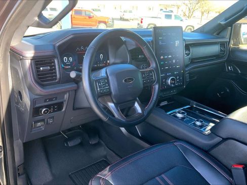 Used 2024 Ford Expedition Limited image 17