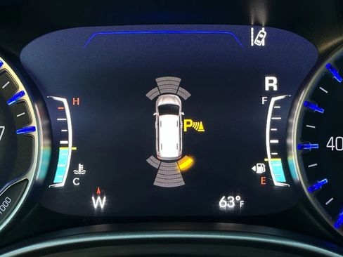 Used 2020 Chrysler Pacifica Touring-L w/ Advanced Safetytec Group image 37