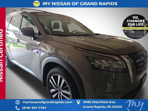 Used 2023 Nissan Pathfinder Platinum AWD/4WD image 1