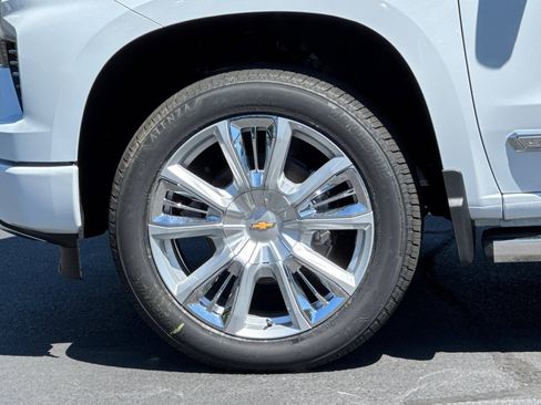New 2026 Chevrolet Silverado 1500 High Country AWD/4WD image 23