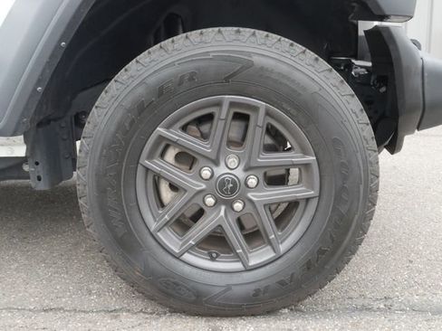 Used 2024 Jeep Wrangler Unlimited Sport AWD/4WD image 10