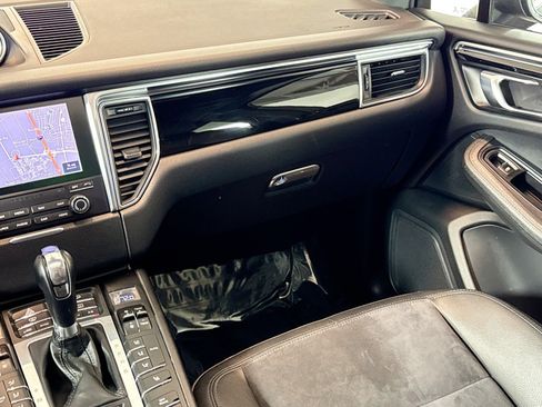 Used 2018 Porsche Macan Sport Edition image 21
