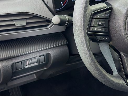 Used 2025 Subaru Crosstrek 2.0i Premium image 11