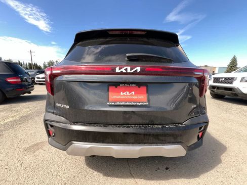 Used 2025 Kia Seltos S AWD/4WD image 27