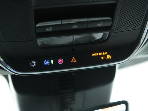 Used 2025 Buick Enclave Avenir w/ Super Cruise Package image 45