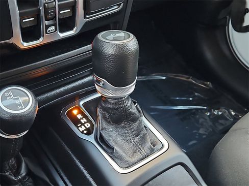 Used 2021 Jeep Wrangler Unlimited Sport image 27