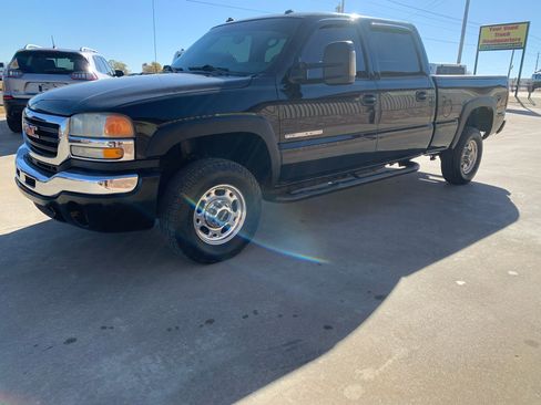 Used 2003 GMC Sierra 2500 SLT w/ SLT Preferred Equipment Group image 3