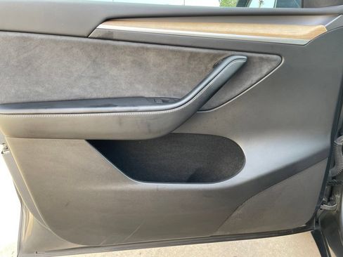 Used 2023 Tesla Model Y Performance AWD/4WD image 18