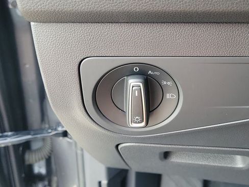 Certified 2022 Volkswagen Tiguan SE FWD image 27