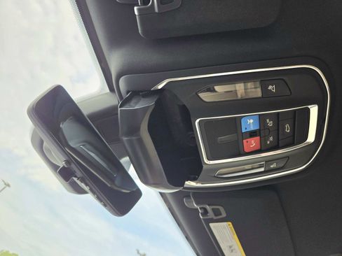 Used 2023 Jeep Grand Cherokee Limited w/ Luxury Tech Group II AWD/4WD image 34