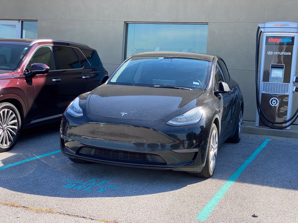 Used 2022 Tesla Model Y Long Range AWD/4WD image 3