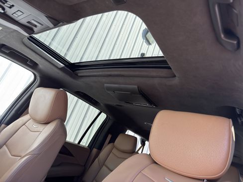 Used 2017 Cadillac Escalade ESV Platinum image 20