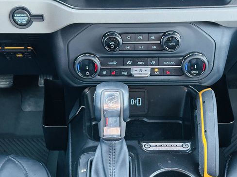 Used 2022 Ford Bronco Badlands image 23