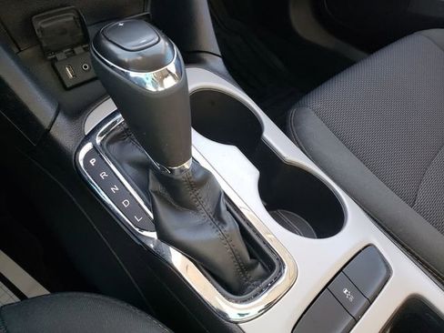 Used 2017 Chevrolet Cruze LS image 18