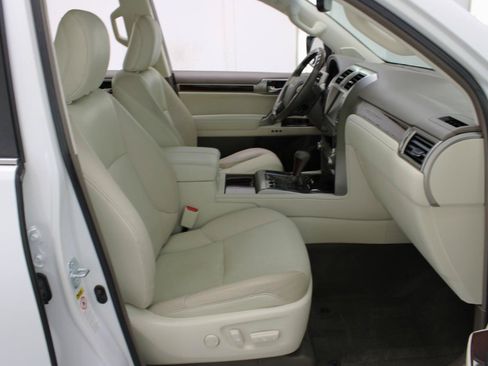 Used 2016 Lexus GX 460 w/ Premium Package AWD/4WD image 50