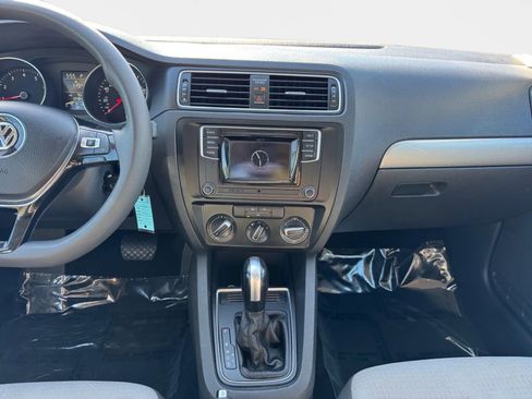 Used 2017 Volkswagen Jetta S image 13