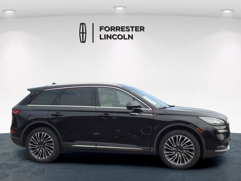 Used 2022 Lincoln Corsair Reserve w/ Equipment Group 201A AWD/4WD image 2
