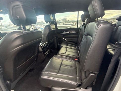 Used 2022 Jeep Wagoneer Series I AWD/4WD image 10