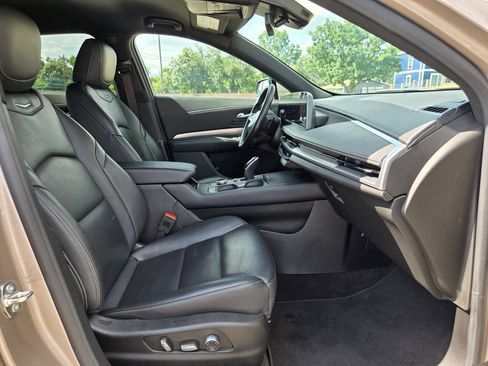 Used 2024 Cadillac XT4 Premium Luxury FWD image 28