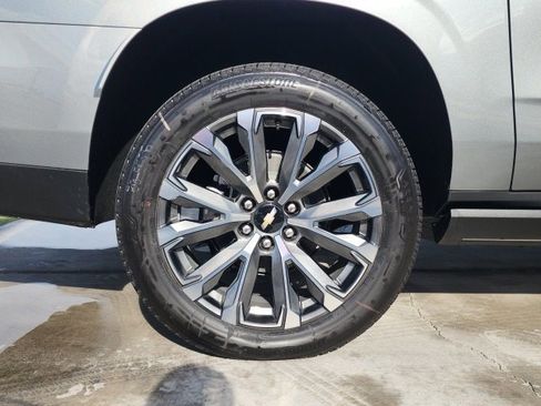 New 2026 Chevrolet Suburban High Country image 18