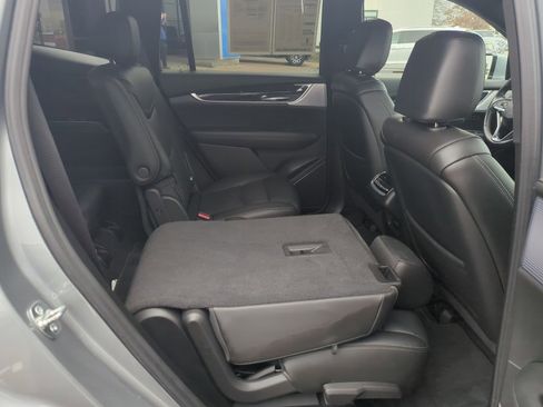 Used 2025 Cadillac XT6 Premium Luxury image 33