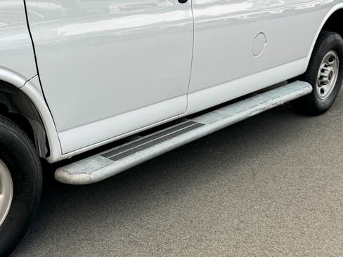 Used 2022 GMC Savana 2500 w/ Driver Convenience Package image 28