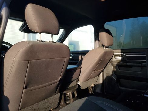 Used 2025 RAM 2500 Big Horn AWD/4WD image 10
