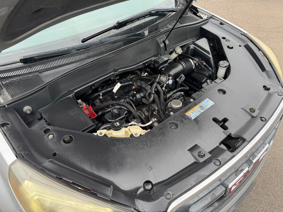 Used 2016 GMC Acadia SLE FWD image 26