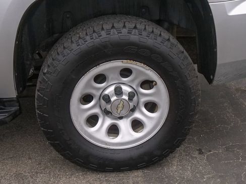 Used 2012 Chevrolet Tahoe 4WD image 6