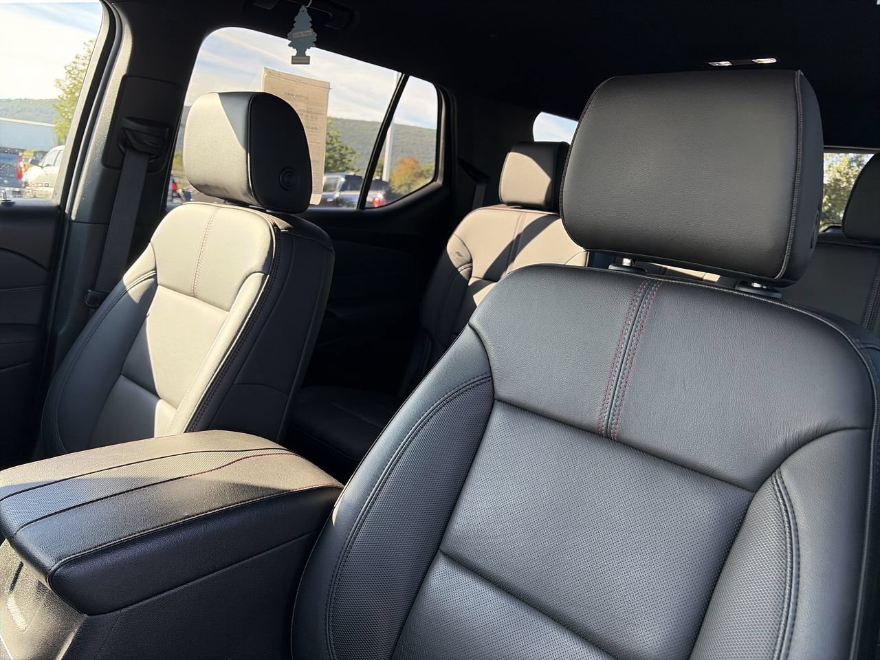 Used 2023 Chevrolet Traverse RS AWD/4WD image 23