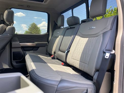 Used 2025 Ford F250 Platinum w/ Platinum Plus Package AWD/4WD image 8