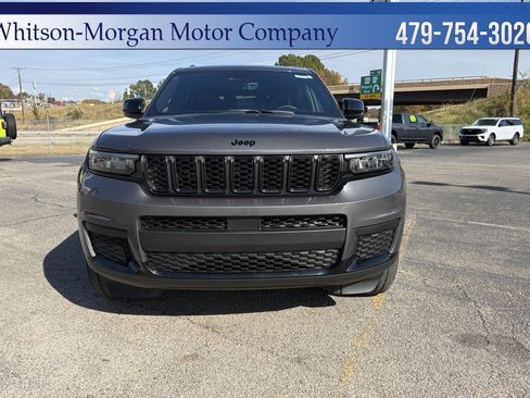 Used 2025 Jeep Grand Cherokee L Altitude AWD/4WD image 3