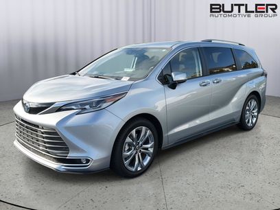 Used 2022 Toyota Sienna Platinum