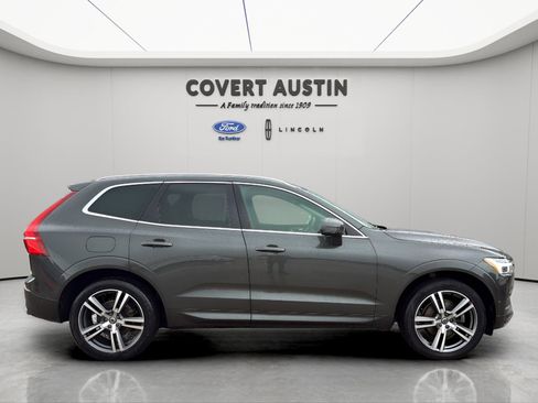 Used 2019 Volvo XC60 T5 Momentum w/ Multimedia Package AWD/4WD image 6