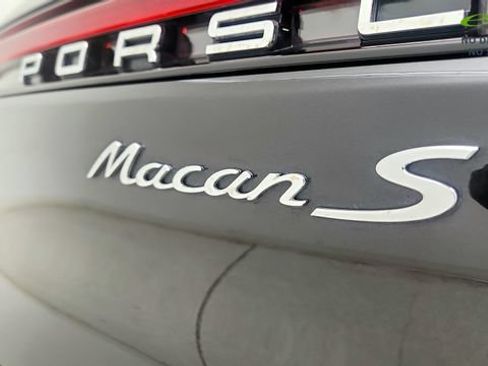 Used 2024 Porsche Macan S AWD/4WD image 32