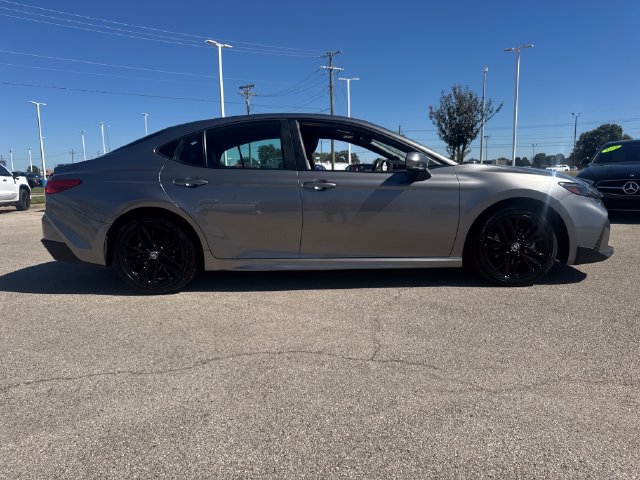 Used 2025 Toyota Camry SE FWD image 8