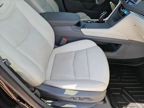 Used 2021 Cadillac XT5 Premium Luxury w/ LPO, Floor Liner Package FWD image 21