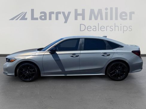 Used 2025 Honda Civic Sport image 2