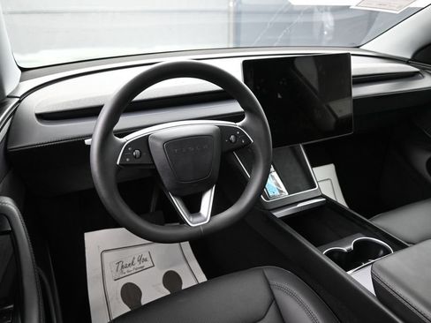 Used 2026 Tesla Model Y AWD image 24